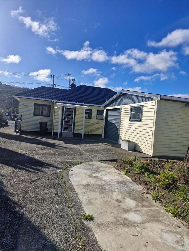 46 Main Road Wainuiomata_3