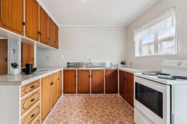 2/14 Menary Street Papakura_5