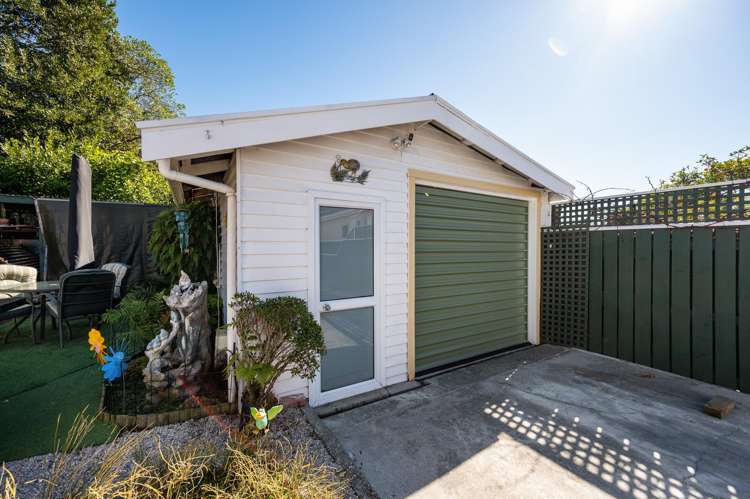 24 Seymour Avenue The Brook_18
