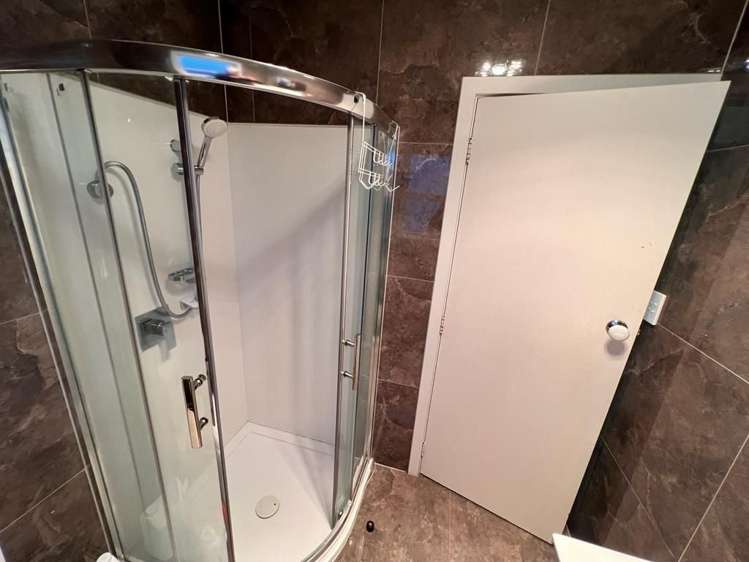 Front/232A Sunset Road Windsor Park_13