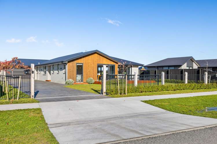 8 Plover Avenue Amberley_21