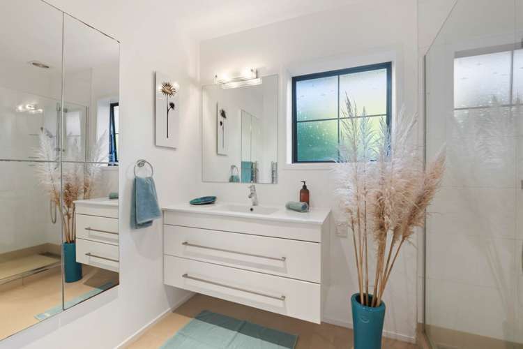 1/5 Lake Pupuke Drive Takapuna_14