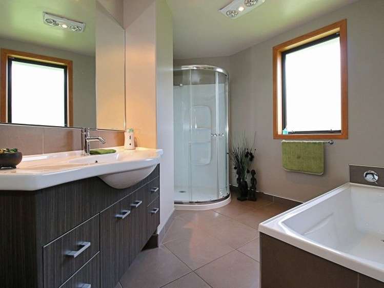 53 Matua Grove Otatara_2