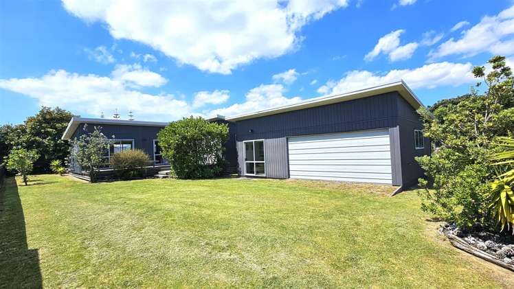 102 Sands Crescent Matarangi_1