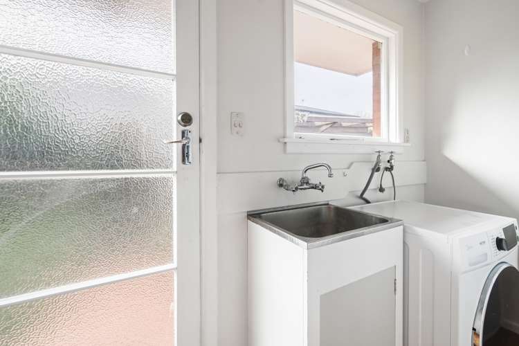 2/28 Bunyan Street Waltham_12