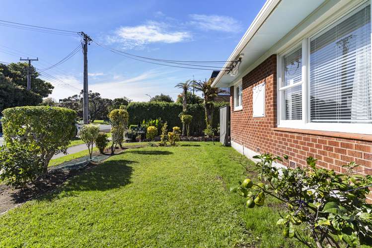 1/22 Inverness Road Browns Bay_14