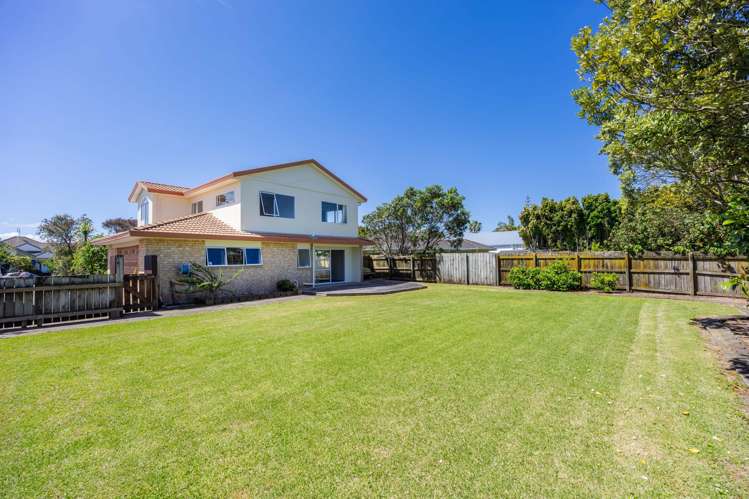 83 Alec Craig Way Gulf Harbour_30