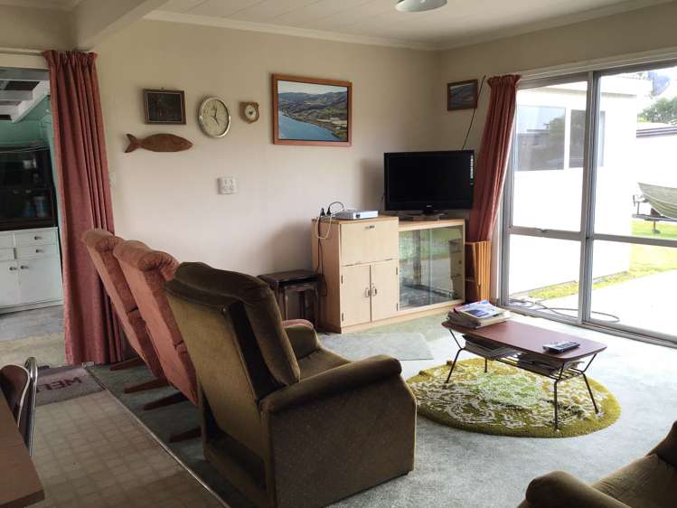 21 Johnston Crescent Haast_6