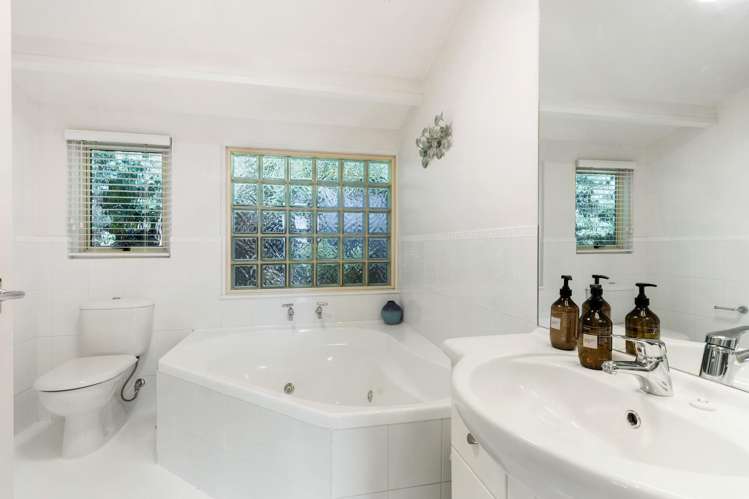 5 Amante Crescent Mairangi Bay_17