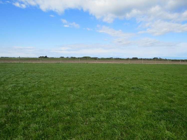 150 Clark Road Winton Surrounds_12