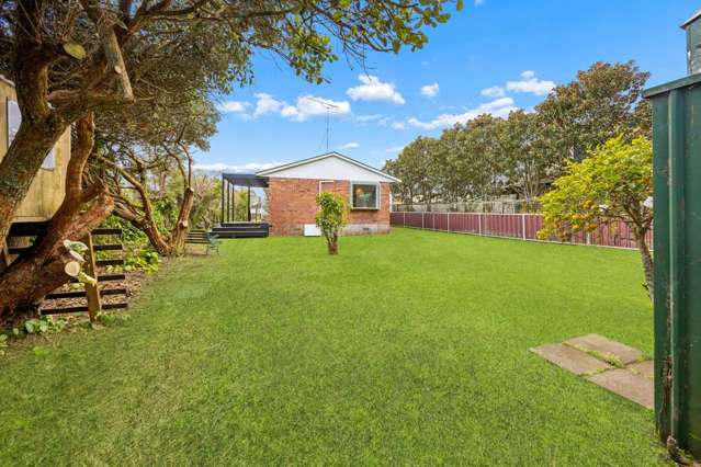 2/81A Kings Road Panmure_3
