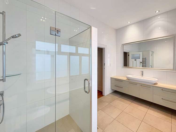 24 Hollywood Avenue Epsom_15