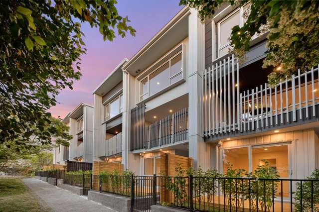 Newbuild 3 bedrooms with 3 bathrooms SAndringham