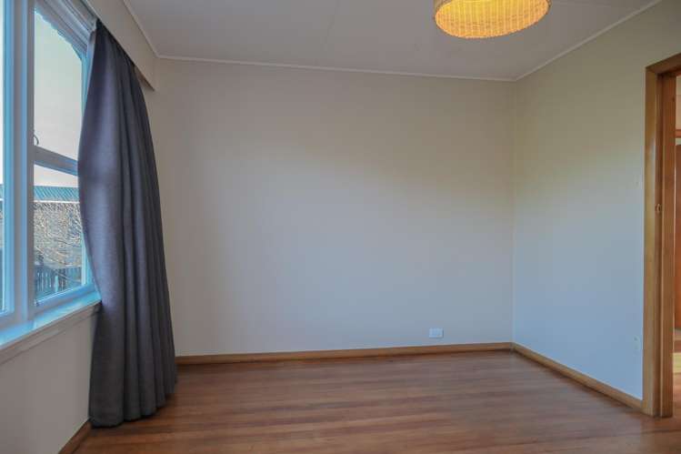 32 Domett Esplanade Cobden_31