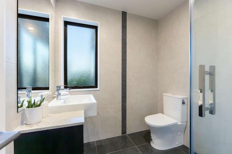 18 Tuatini Place Long Bay_19