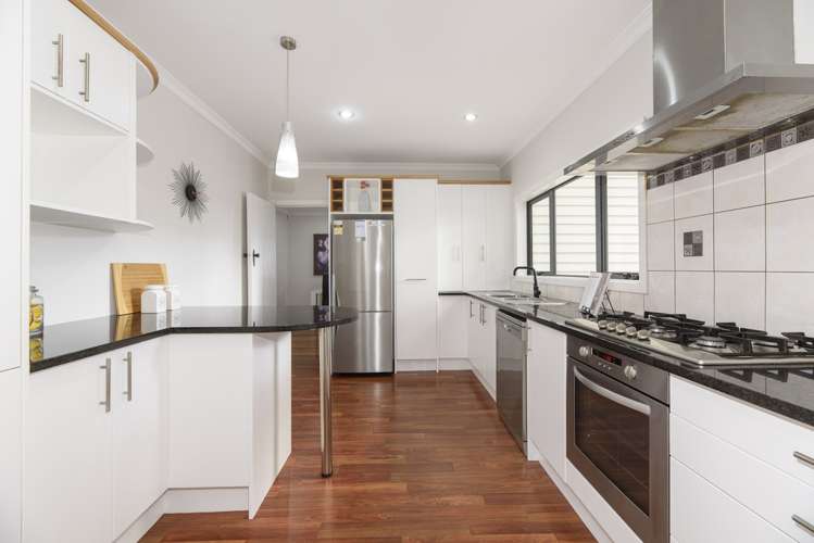 94 New Windsor Road New Windsor_25