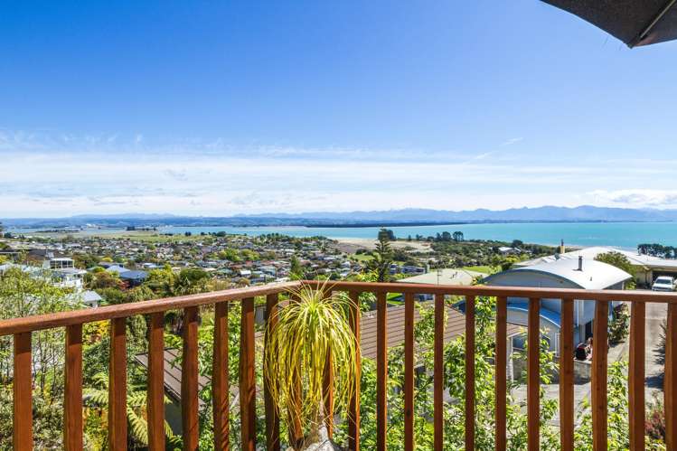 32a Stansell Avenue Moana_1