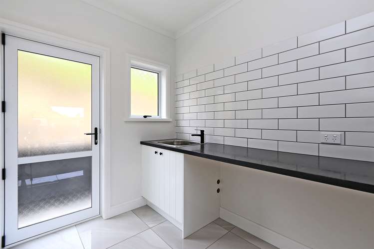 55 Kent Terrace Taradale_15