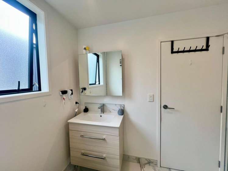 5/24 Yeovil road Te Atatu Peninsula_12