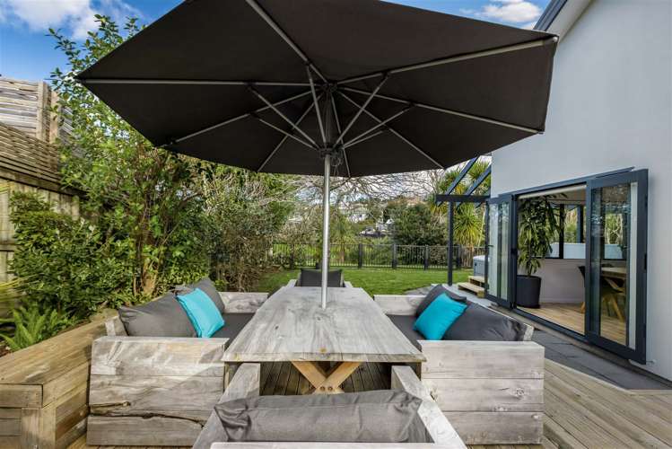 56 Donald Street Stanmore Bay_17