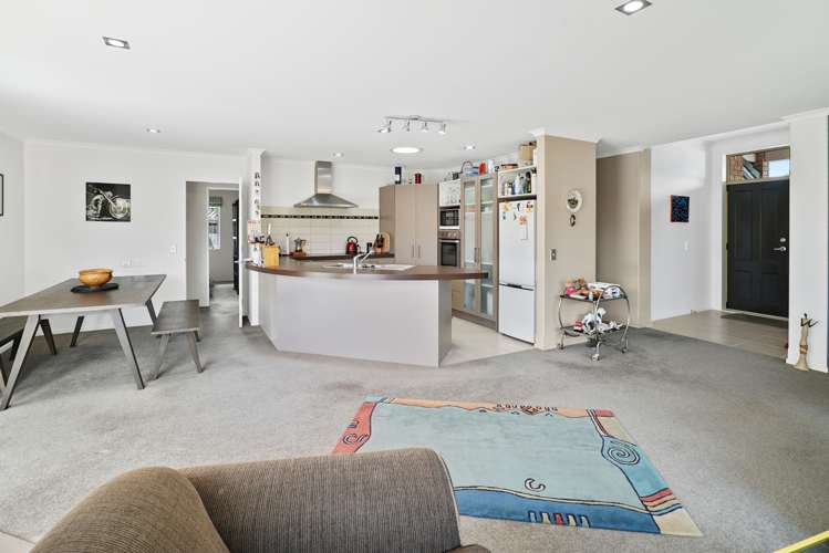 105 Saxton Road Stoke_7