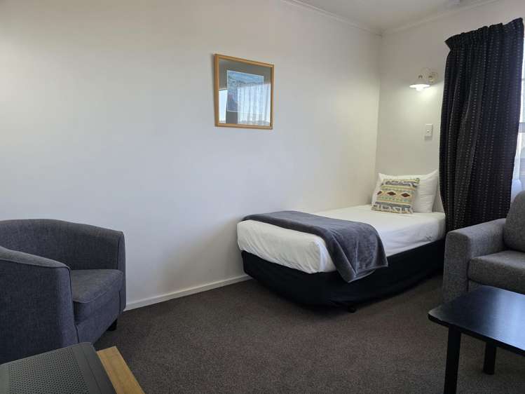 2/102 Tamamutu Street Central_5