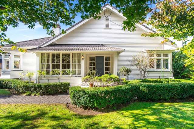 Top Corner Location & Prime Land Banking