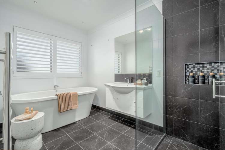 2 Waterstock Way Waitikiri_33