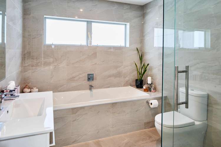 10 Madeira Close Whitby_19