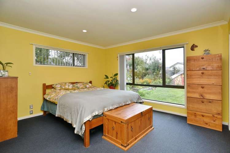 17 Cayman Close Shirley_5