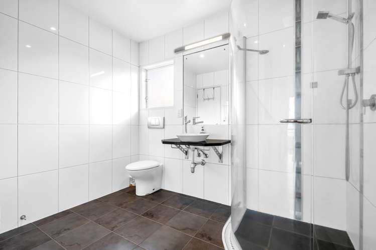 4 Gibson Place Mellons Bay_16