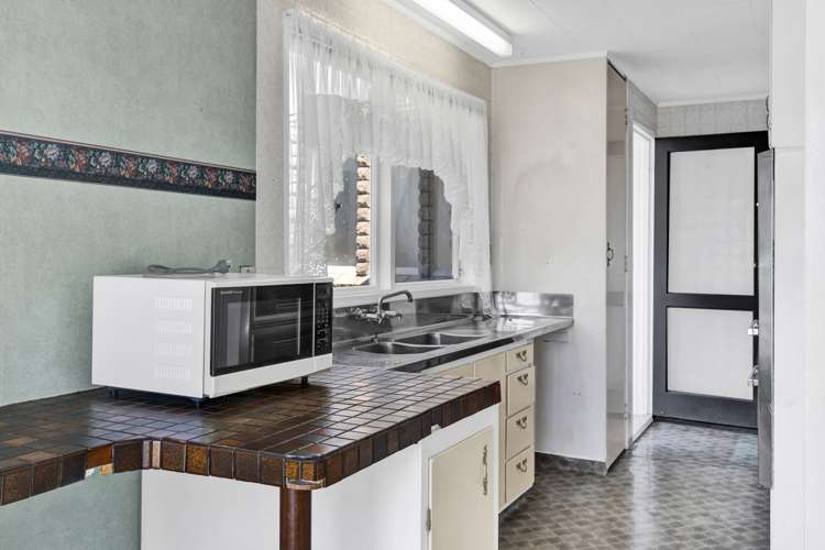 40 High Street East Waitara_12