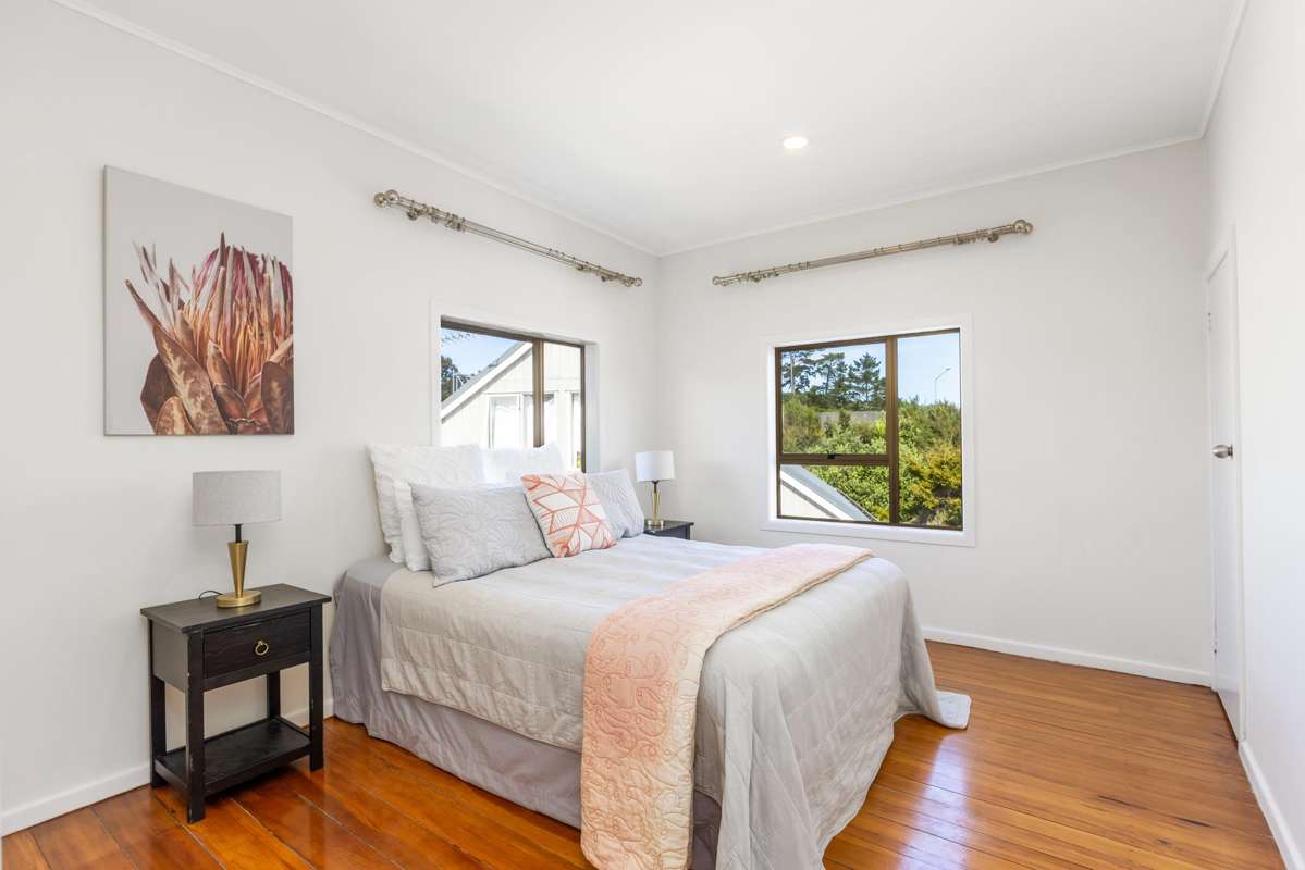 1042 Great North Road_4