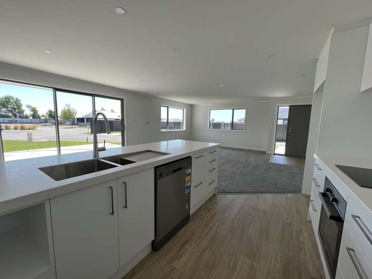 48 Geoff Geering Drive Netherby_8