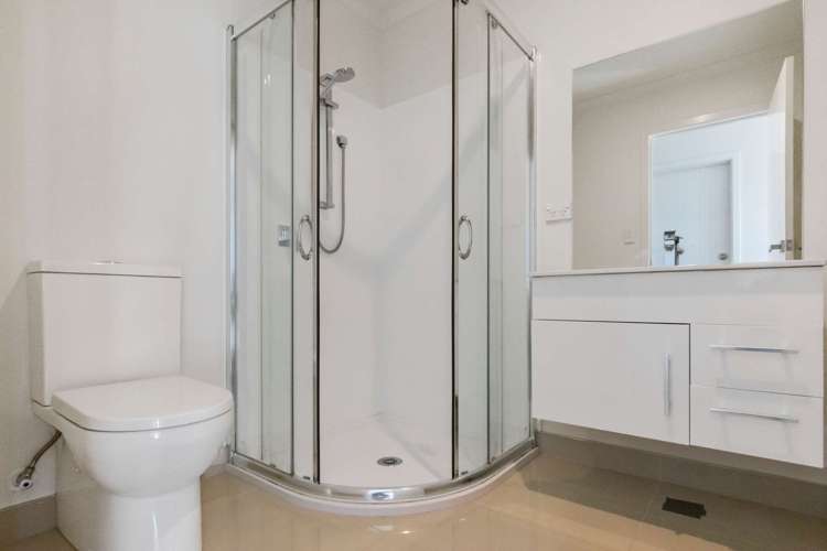 5/7 Vialou Street Hamilton Central_9