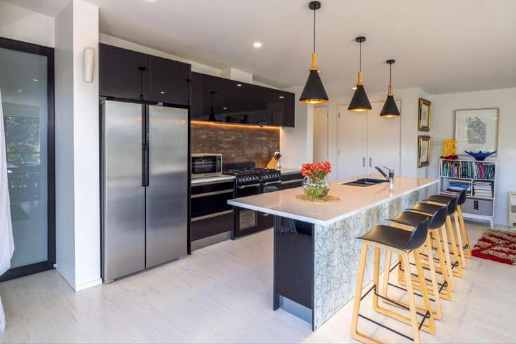 109 Queens Drive Oneroa_13