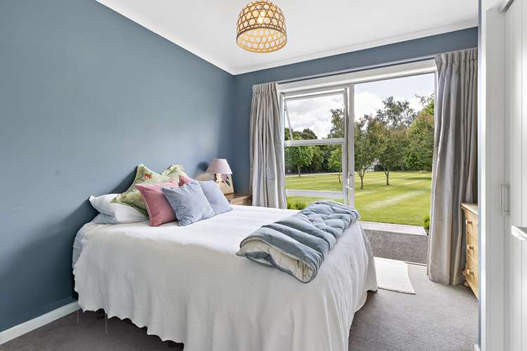 152 Willow Park Drive Opaki_19