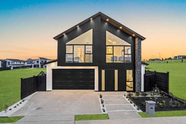 7-Bed Masterpiece! High Ceilings & Granny Flat!