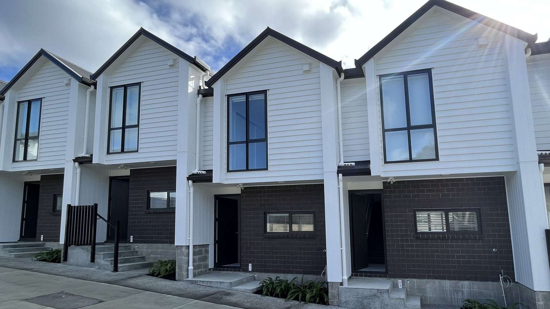 3/3 Fairdale Place Birkdale_0