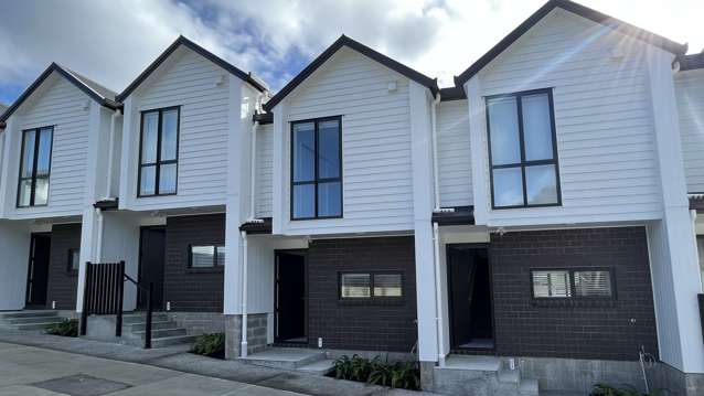 Modern & Warm 2 Bedroom Townhouse