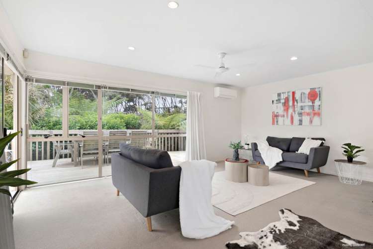 2/111 Seaview Road Glenfield_8