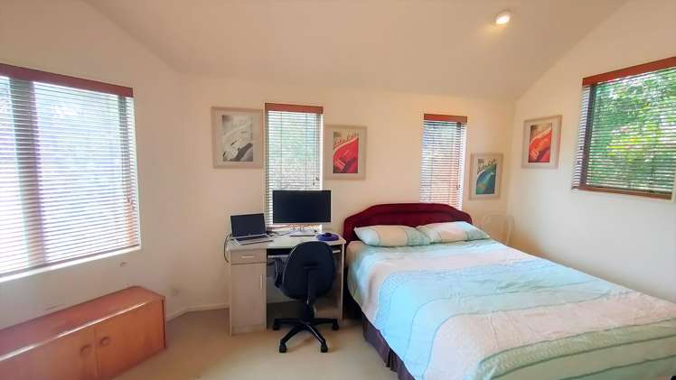 2/27b Balmain Road Birkenhead_11