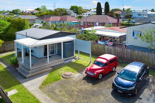 1/8 Devon Street Te Atatu South_2