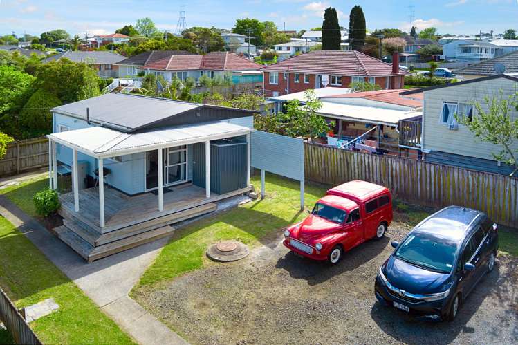 1/8 Devon Street Te Atatu South_1