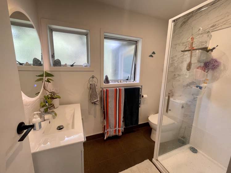 2/24 Lauderdale Road Birkdale_12