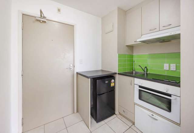 5k/10 Crown Lynn Place New Lynn_3