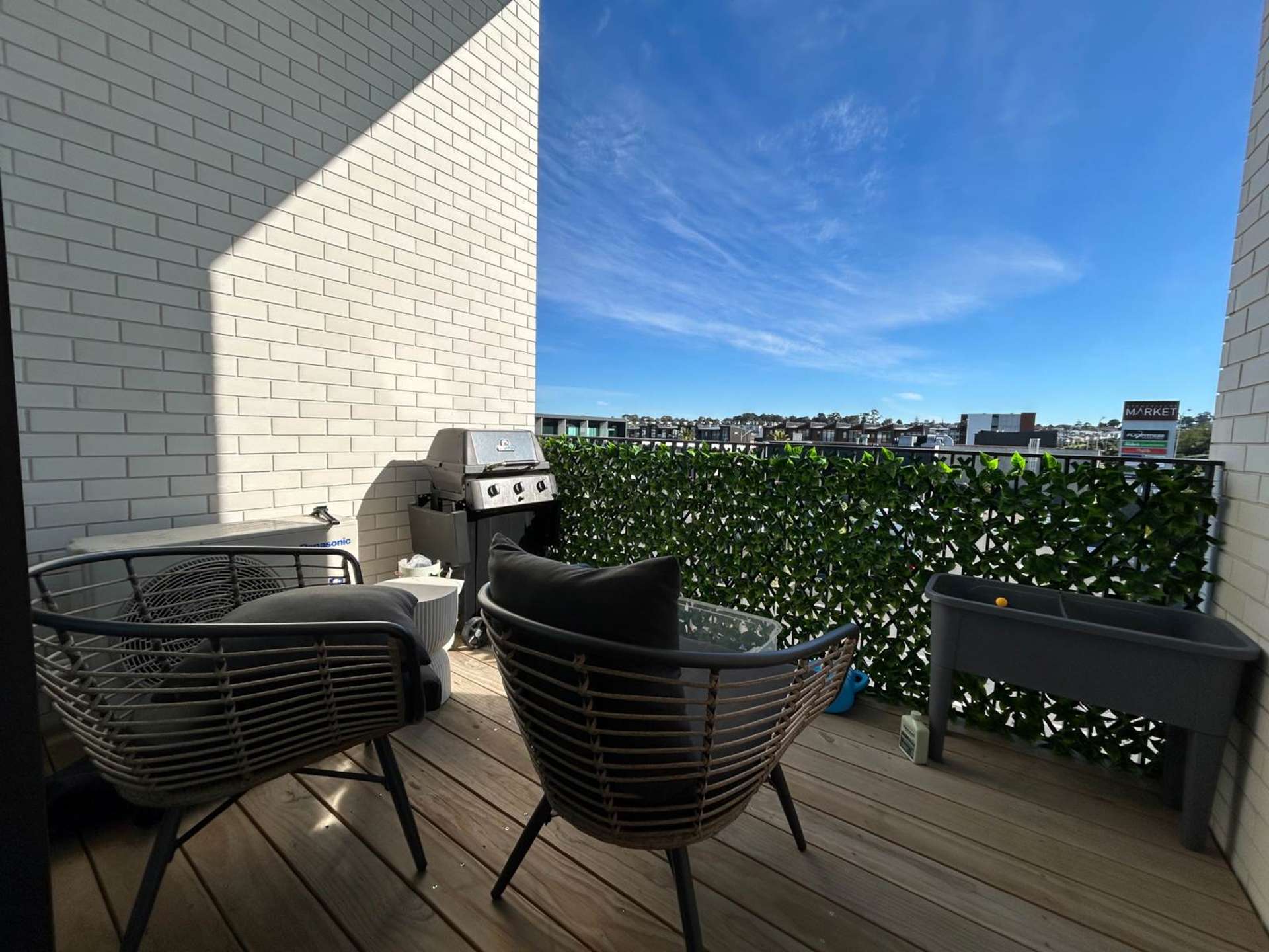 8/2 Pohatu Lane Saint Johns_0