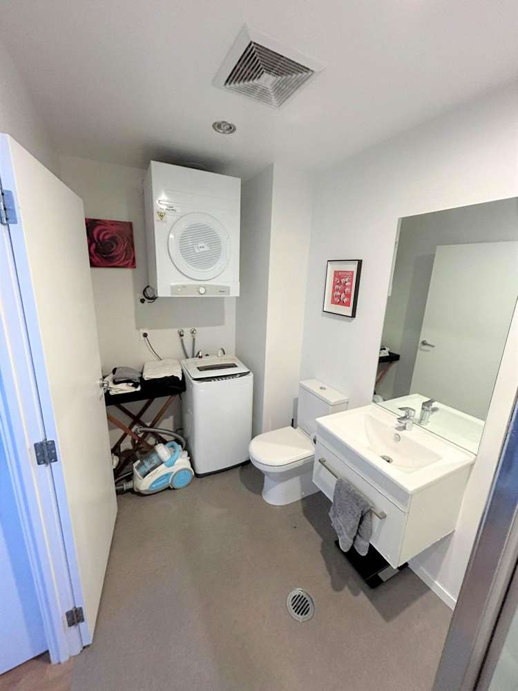 709/20 Mccrae Way New Lynn_7