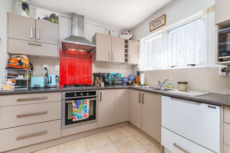 2/2 Ewenson Avenue One Tree Hill_18