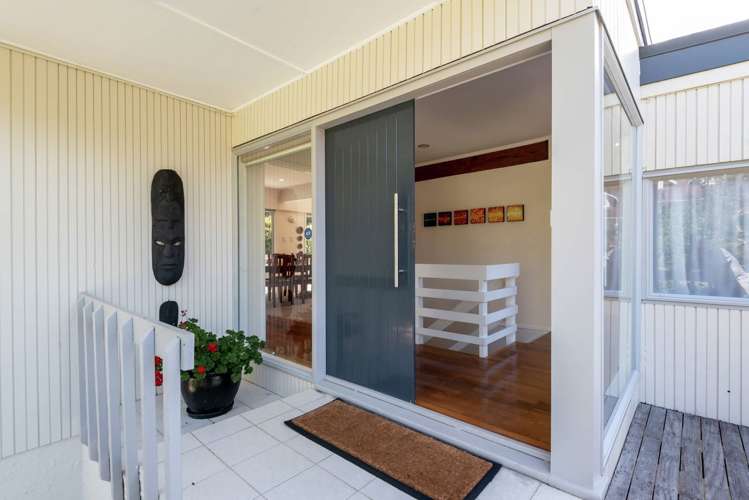 44 Colmar Road Mellons Bay_31